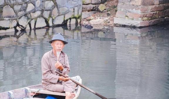 越南这个小码头，经常聚集的各国商人，往日繁华却早已不在！2