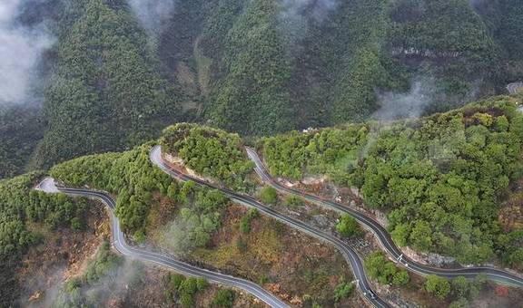 自驾皖南川藏线，挑战美龙33拐，这个网红路线流量曾达850万6