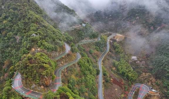 自驾皖南川藏线，挑战美龙33拐，这个网红路线流量曾达850万7