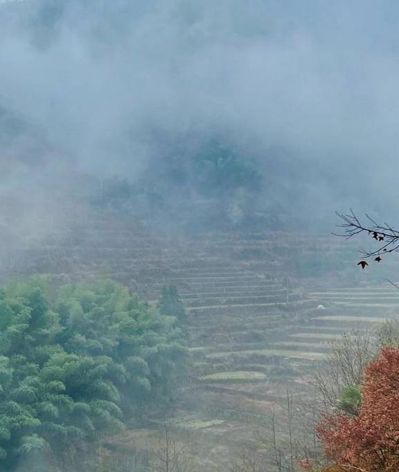 我与浙江坑根石寨相遇在云雾缭绕中11