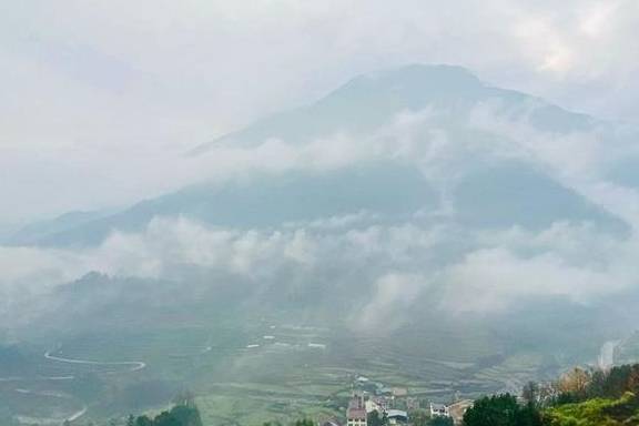 我与浙江坑根石寨相遇在云雾缭绕中7