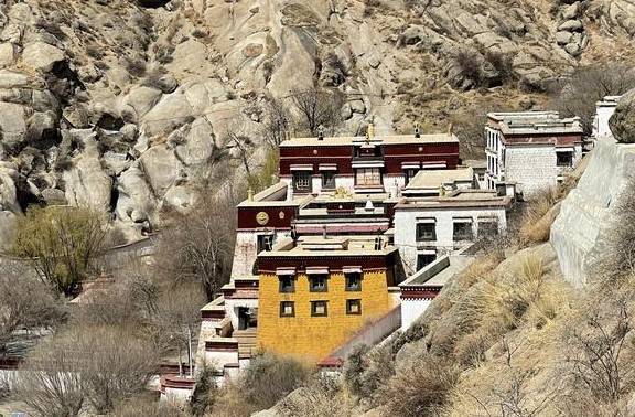 游色拉寺：再遇残疾拜佛人，看僧人精彩辩经，为什么拉萨滴滴车贵1