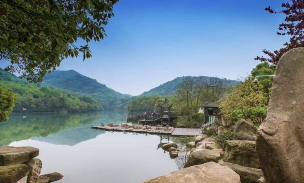 泰国谷旅游业,允旅客游艇里边观景边隔离2