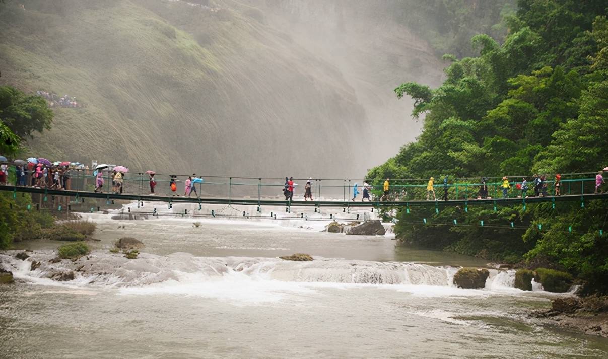 中国超美瀑布就在贵州，每秒有395吨水飞泻而下，实属是天地杰作2