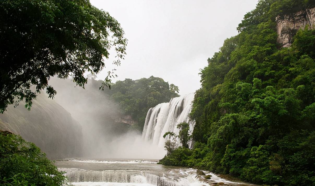 中国超美瀑布就在贵州，每秒有395吨水飞泻而下，实属是天地杰作4