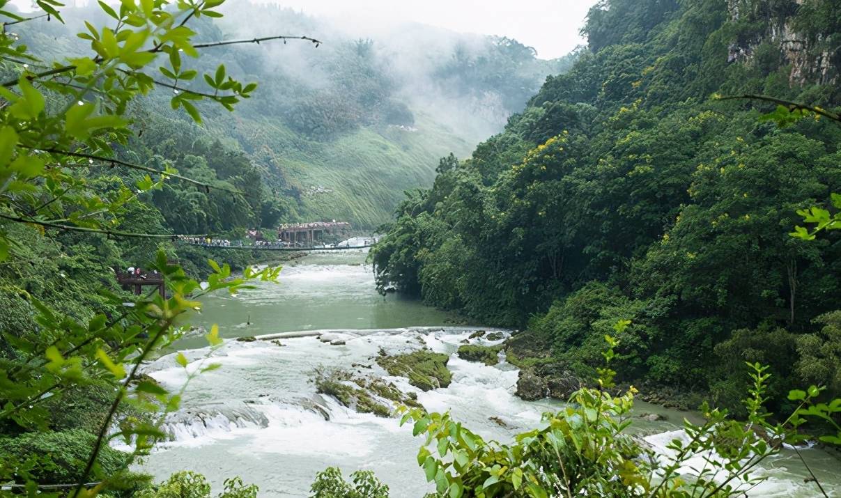 中国超美瀑布就在贵州，每秒有395吨水飞泻而下，实属是天地杰作5
