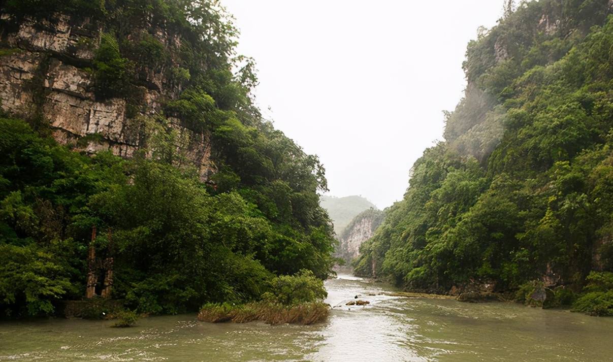 中国超美瀑布就在贵州，每秒有395吨水飞泻而下，实属是天地杰作6