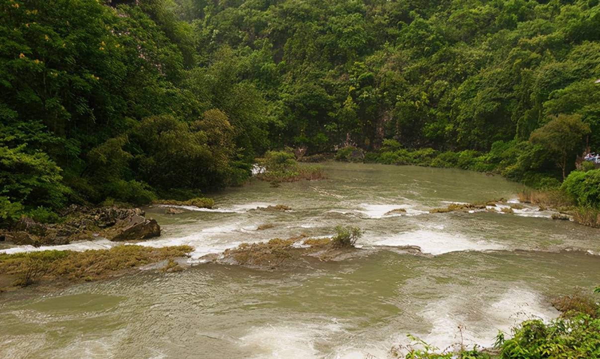 中国超美瀑布就在贵州，每秒有395吨水飞泻而下，实属是天地杰作7