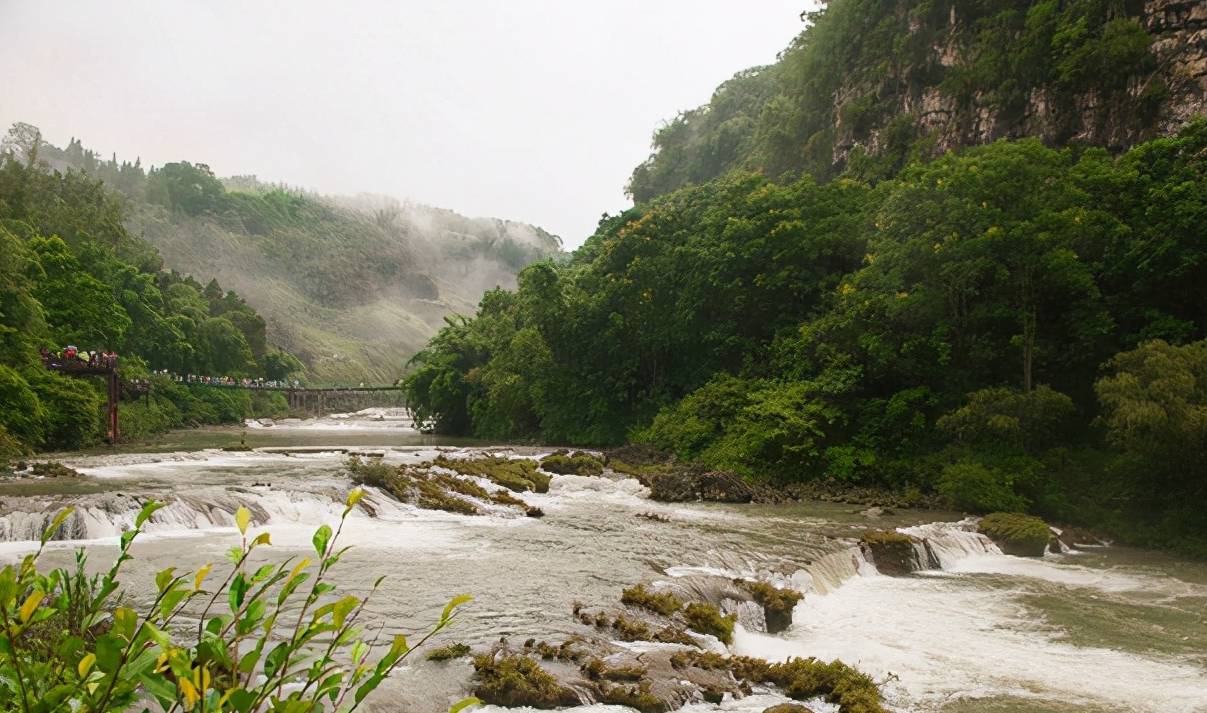 中国超美瀑布就在贵州，每秒有395吨水飞泻而下，实属是天地杰作8