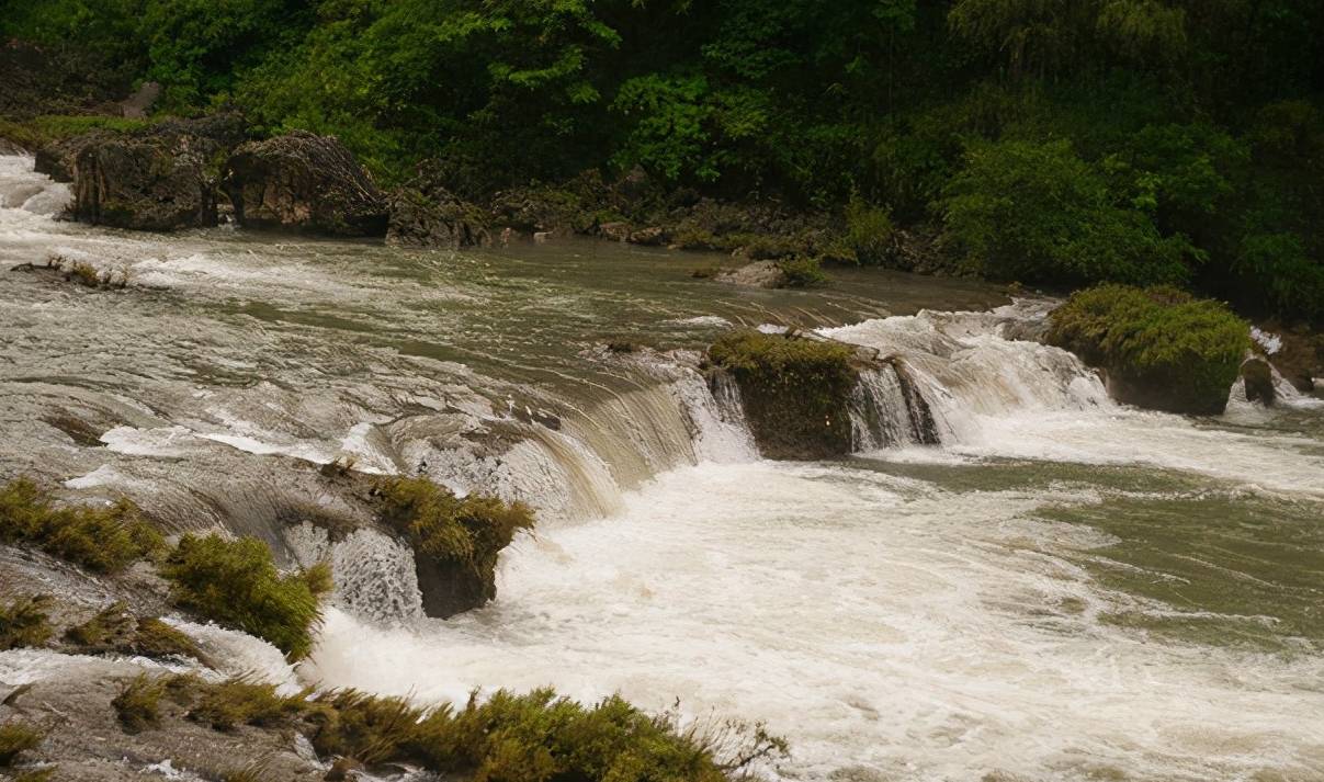 中国超美瀑布就在贵州，每秒有395吨水飞泻而下，实属是天地杰作9