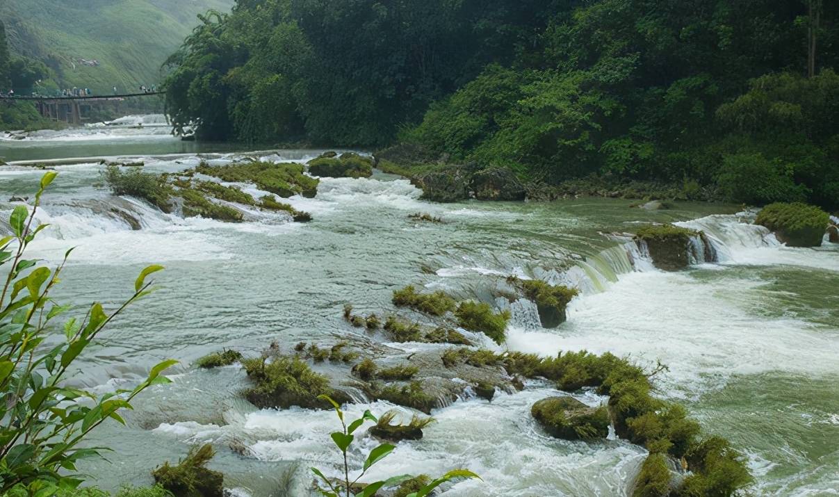 中国超美瀑布就在贵州，每秒有395吨水飞泻而下，实属是天地杰作10