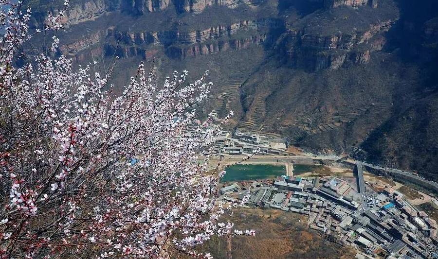 三月的春风,在太行大峡谷描绘出一幅独特的初春画卷3