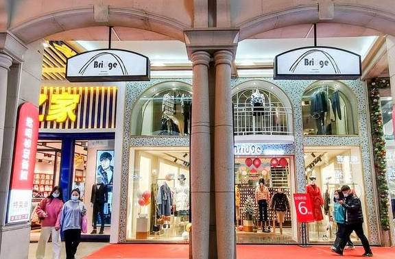 广州第一条步行街,全长超过一公里,建筑中西合璧,夜景好漂亮6