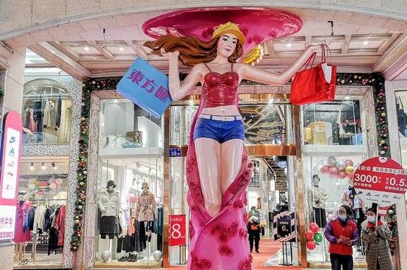 广州第一条步行街,全长超过一公里,建筑中西合璧,夜景好漂亮8