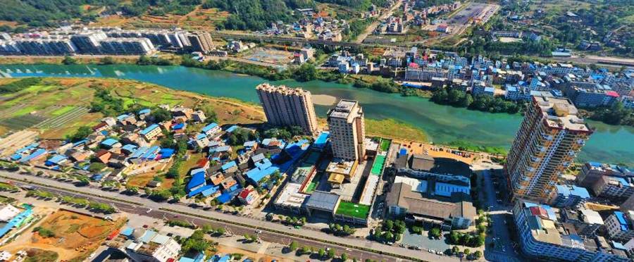 贵州黔东南州北端一个县,老县城因水患而搬迁,新县城交通便利4