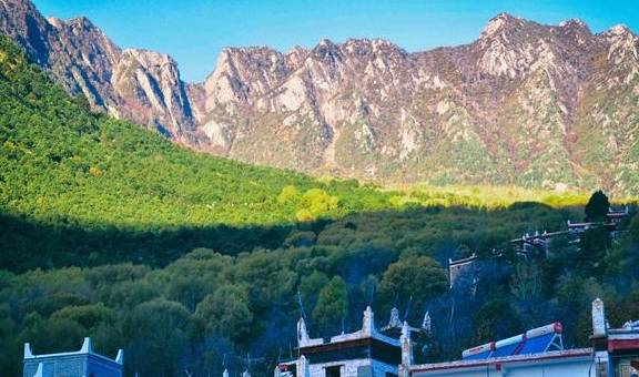 甘孜藏族自治州不仅有帅气的丁真,还有这个网红村落,它盛产美女4