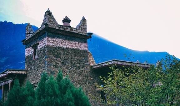 甘孜藏族自治州不仅有帅气的丁真,还有这个网红村落,它盛产美女11