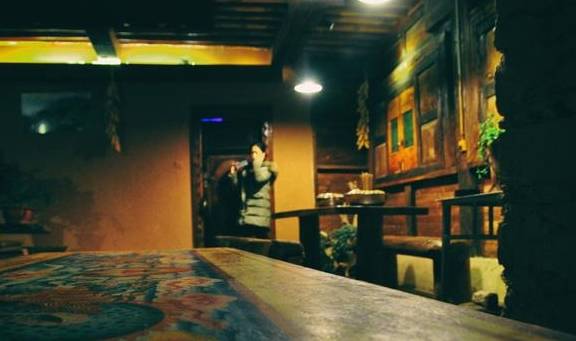 甘孜藏族自治州不仅有帅气的丁真,还有这个网红村落,它盛产美女7