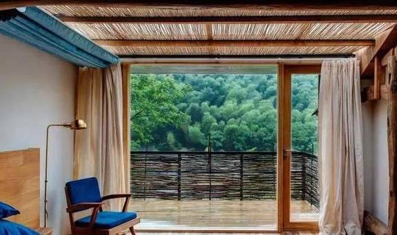 卖了杭州两套房,35岁的她带海归老公去山里开民宿2