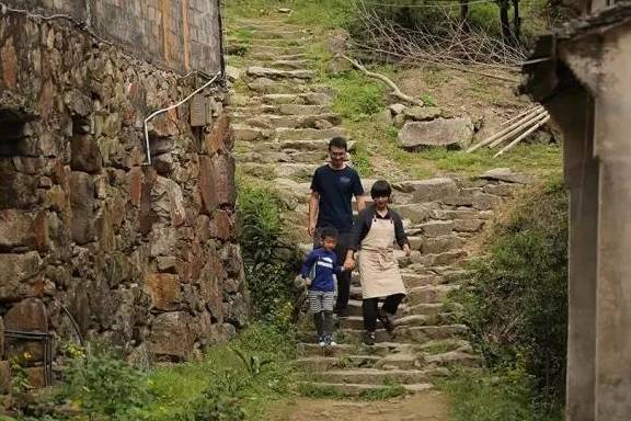 卖了杭州两套房,35岁的她带海归老公去山里开民宿7