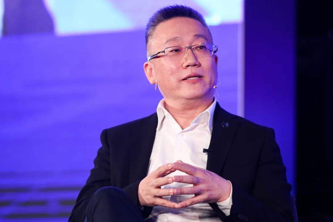 威马CEO预测油价将破9元，称买电车5年能省出4个LV包，网友仍存疑1