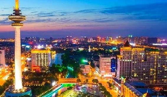 江苏进步最大的城市,GDP刚好破万亿,被誉为“北上海”5