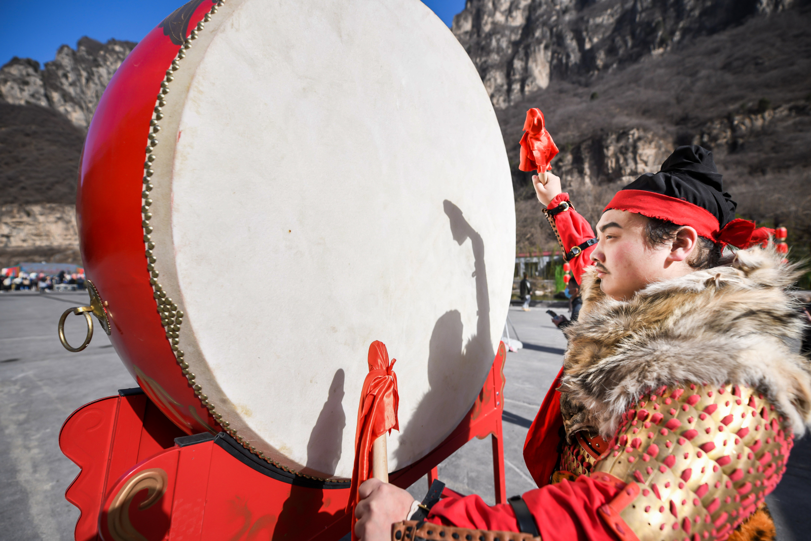 惊蛰迎汉服盛会 河南云台山出彩绽放2