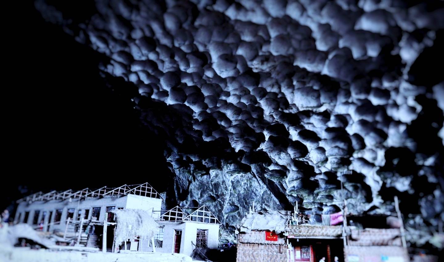 自驾游跋山涉水造访贵州格凸河,寻找传说中最后的“穴居部落”1