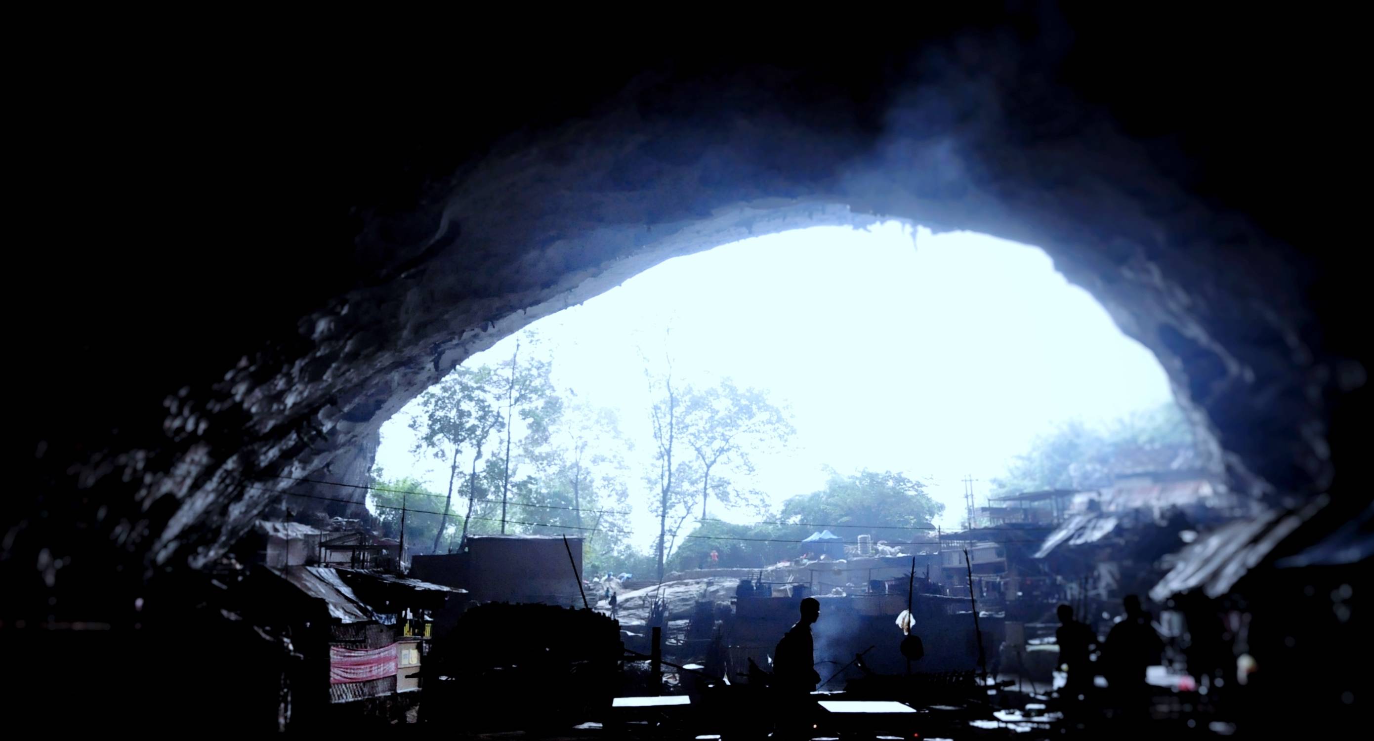 自驾游跋山涉水造访贵州格凸河,寻找传说中最后的“穴居部落”10