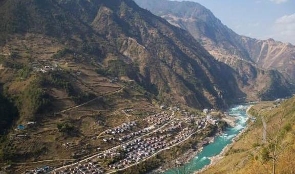 太险了!怒江的村庄,挂在高黎贡山和碧罗雪山上,薄得就像纸片片4