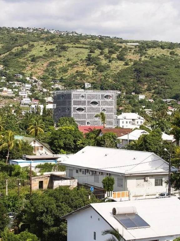 以中国“最孤独图书馆”为代表的世界各地的沿海图书馆13