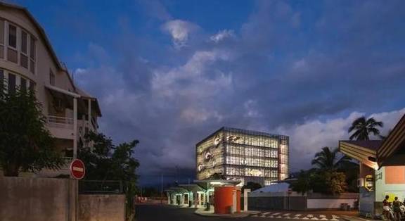 以中国“最孤独图书馆”为代表的世界各地的沿海图书馆17