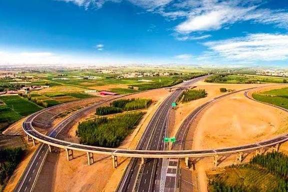 超“66号公路”的京新高速,途经10种风光,遇见9种色彩,心动没5