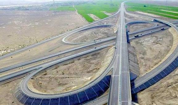 超“66号公路”的京新高速,途经10种风光,遇见9种色彩,心动没6