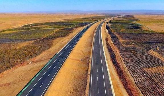 超“66号公路”的京新高速,途经10种风光,遇见9种色彩,心动没11