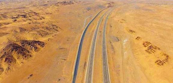 超“66号公路”的京新高速,途经10种风光,遇见9种色彩,心动没13