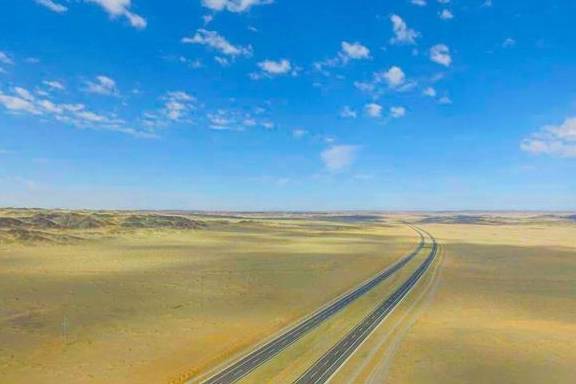 超“66号公路”的京新高速,途经10种风光,遇见9种色彩,心动没15