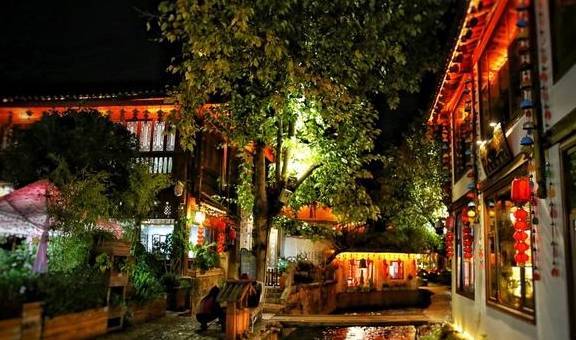 “艳遇之都”丽江古城:一个灯红酒绿的夜晚,我艳遇了它4