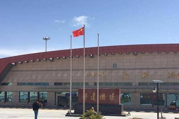 中国机场中跑道最长的一座,海拔超高只通航6城,每年营收10亿3