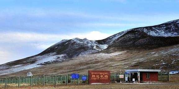 中国机场中跑道最长的一座,海拔超高只通航6城,每年营收10亿5