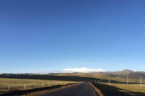 中国机场中跑道最长的一座,海拔超高只通航6城,每年营收10亿6