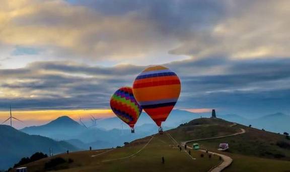 让我们红尘作伴活得潇潇洒洒，策马奔腾仰天湖大草原共享人世繁华3