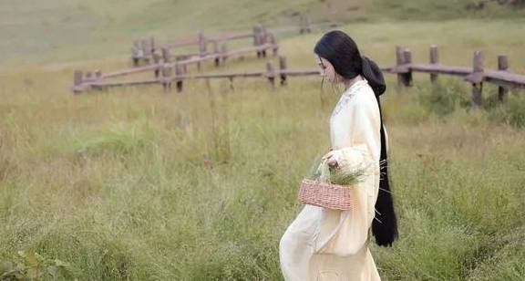 让我们红尘作伴活得潇潇洒洒，策马奔腾仰天湖大草原共享人世繁华17