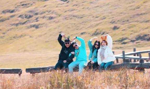 让我们红尘作伴活得潇潇洒洒，策马奔腾仰天湖大草原共享人世繁华18