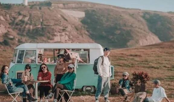 让我们红尘作伴活得潇潇洒洒，策马奔腾仰天湖大草原共享人世繁华20