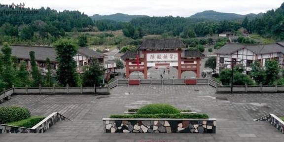 四川最走运的县城,人口超88万,如今从铁路死角升级成高铁枢纽4