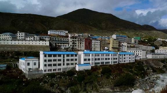 中尼边境的世外桃源:位于绝美的雪山下,毫无污染极其纯净1