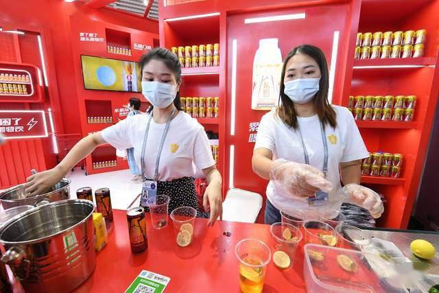 “功能饮料第一股”2021年净利增47%，员工年薪超11万，知名牛散浮亏减仓1