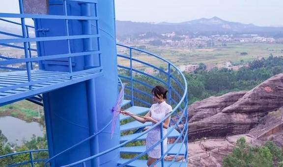 春色满园马头山,丹霞花儿盛开闹元宵24