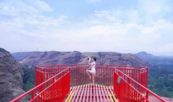 春色满园马头山,丹霞花儿盛开闹元宵25